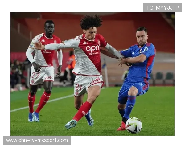 摩纳哥门将数次神扑，客场胜果保住荣誉：守卫每一次坚持的力量