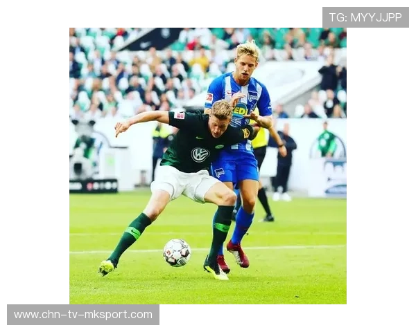 赫塔后场直塞抢点破门赢得欢呼：赛场上的惊艳时刻